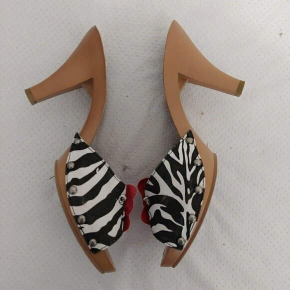 Madden Girl Kizzez Zebra Print Red Flower Fabric Canvas Sandals Heels Size 7 - Picture 6 of 8